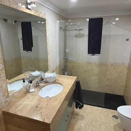 Cozy Retreat Near & Apartamento Sobreda