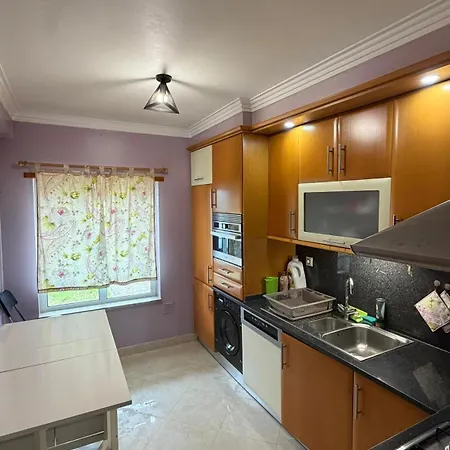 Cozy Retreat Near & Apartamento Sobreda