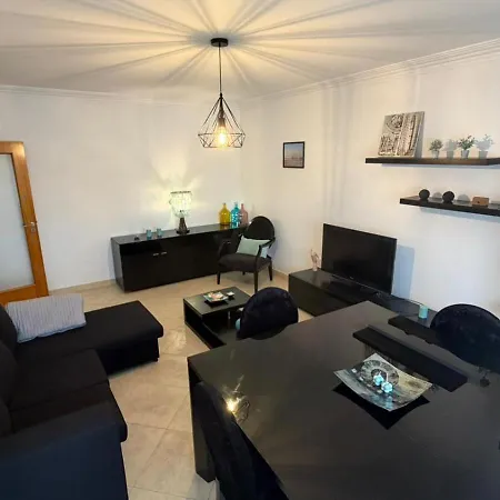 Cozy Retreat Near & Apartamento